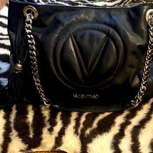 Valentino Black Leather Shoulder Bag with silver Chain🖤🖤🖤🍒
